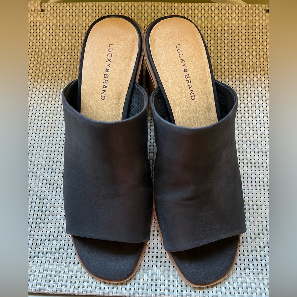 LUCKY brand suede sandals